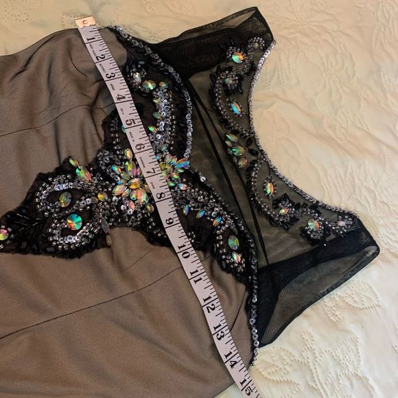 DEB Formal Dress Nude Black. Sz 7 / 8. Mermaid sequins. Sleeveless. Like New - Picture 6 of 13